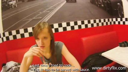 Развёл девушку на секс прям в туалете кафе, дав в ротик, и вдул ей во все позах