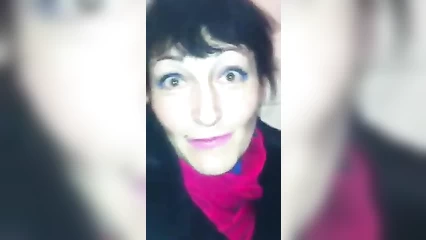 Попросил незнакомку поласкать член