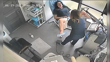 Гинеколог лечит коллегу