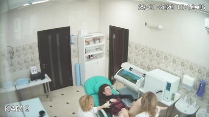 Девственница у гинеколога - скрытая камера