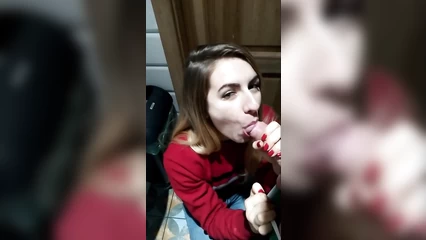 Туалет - идеальное место для секса