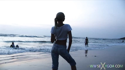 Вечерняя фото сессия на пустынном пляже