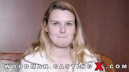 Застенчивая блондинка Кристина на кастинге Вудмана