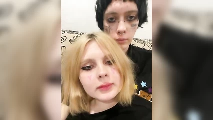 Соснула маленький у неформала