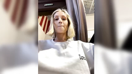 Лифчик не носит, чтобы показывать сиськи