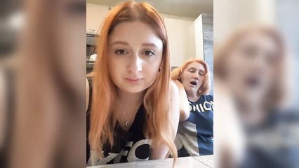 Мама с дочкой вышли на стрим