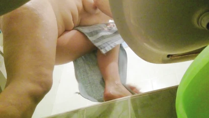 Моя подружка моется перед сном 2