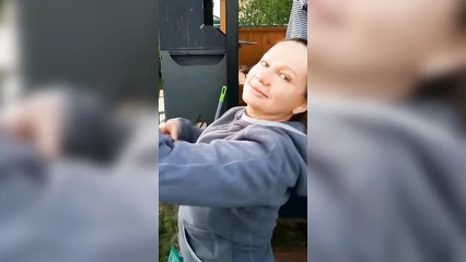 Зрелка после танцев делает минет