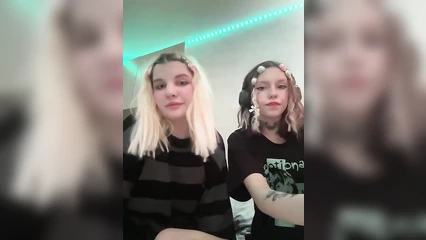 Девочки порадовали подписчика на днюху