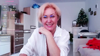 Прекрасная Жасмин показывает тело