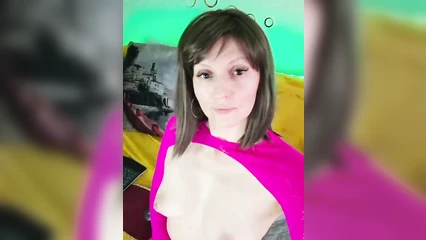 Мамаша развлекает дрочеров в чате