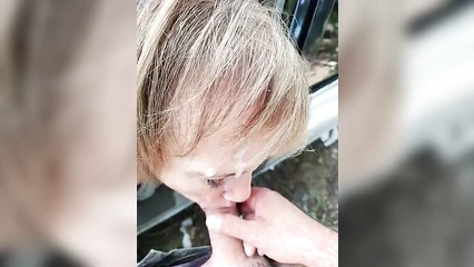 Выебал жену и в машине и обкончал её лицо