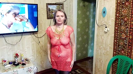 Переоделась