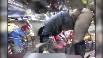 Тома продавщица дала раком в магазине