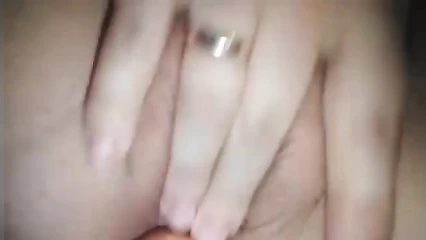 Жена играет в ванной с шариками ч.4