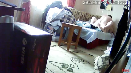 Пара занимается сексом на скрытую камеру