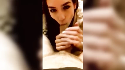 Я запустил видео и снимаю минет