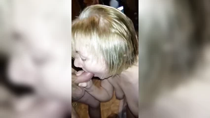 Общажную шлюху в задницу