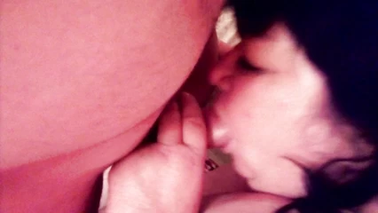 Елена любит отсасывать